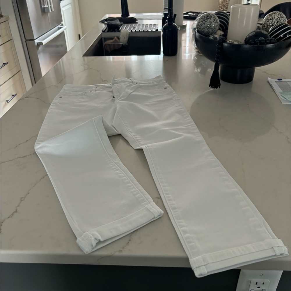 White jeans. Cropped. Never worn. New with tags